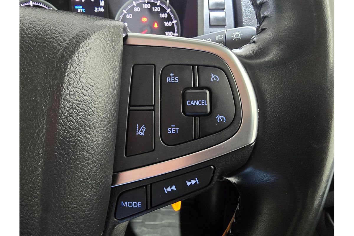 2022 Toyota Hiace Commuter GDH322R
