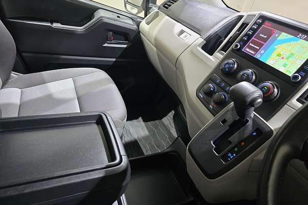 2022 Toyota Hiace Commuter GDH322R