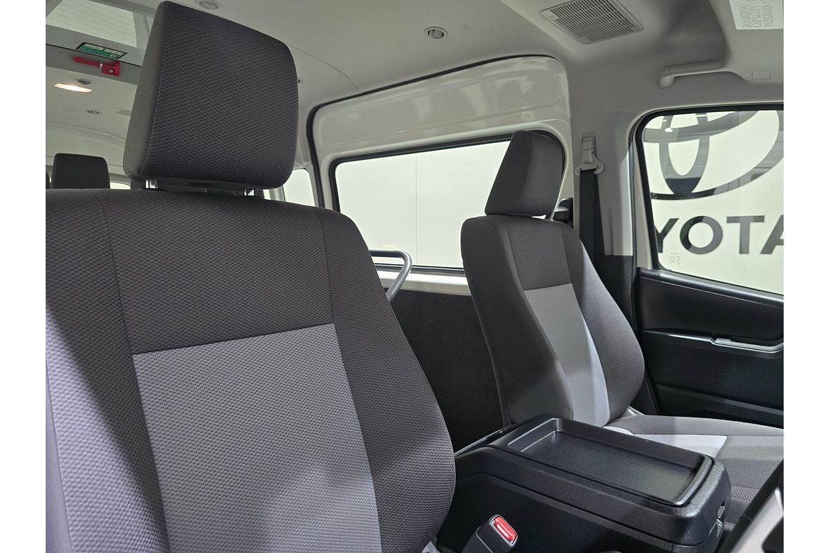 2022 Toyota Hiace Commuter GDH322R