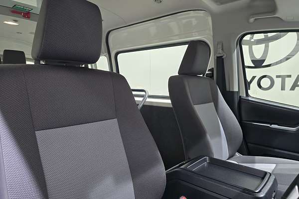 2022 Toyota Hiace Commuter GDH322R
