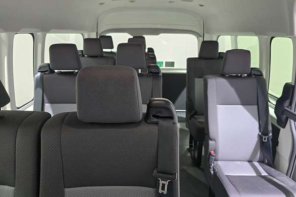 2022 Toyota Hiace Commuter GDH322R