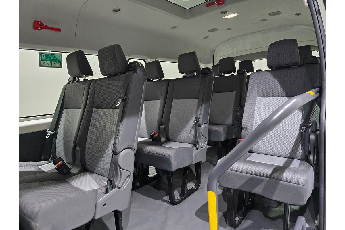 2022 Toyota Hiace Commuter GDH322R