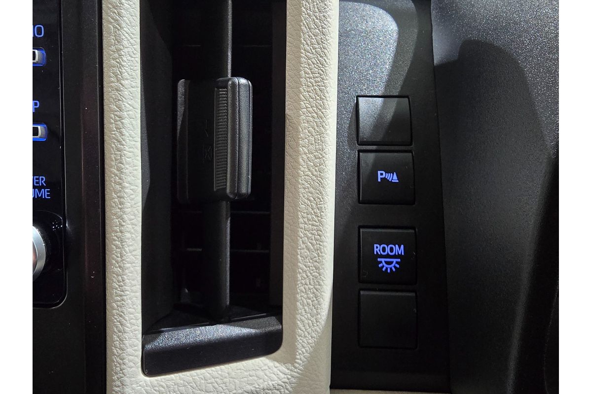 2022 Toyota Hiace GDH320R