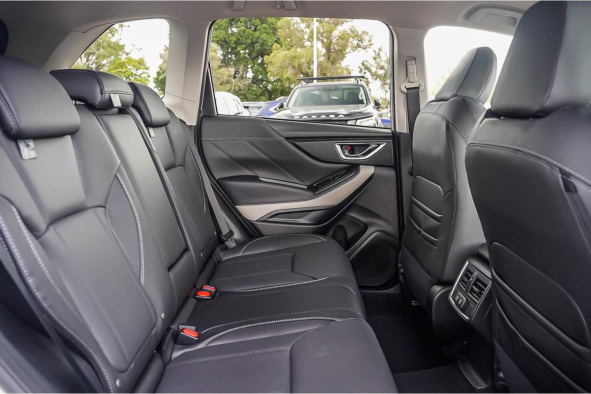 2025 Subaru Forester 2.5i Luxury Special Edition S5