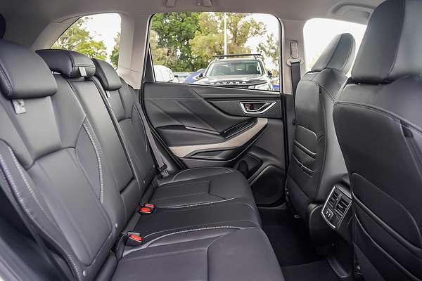 2025 Subaru Forester 2.5i Luxury Special Edition S5