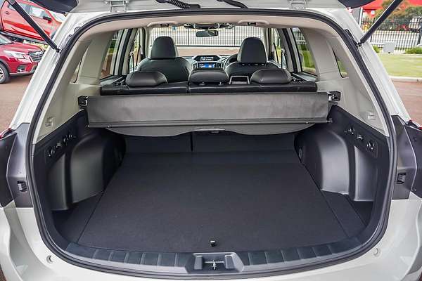 2025 Subaru Forester 2.5i Luxury Special Edition S5