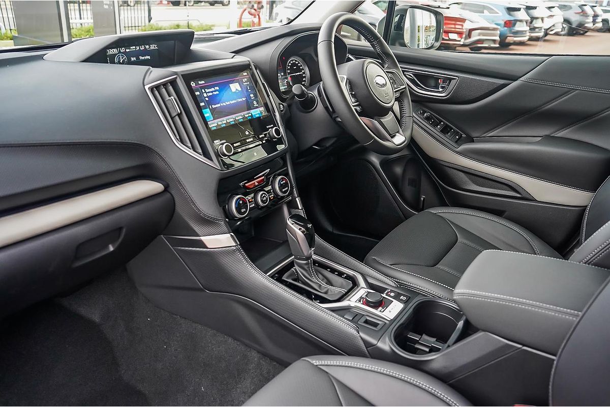 2025 Subaru Forester 2.5i Luxury Special Edition S5