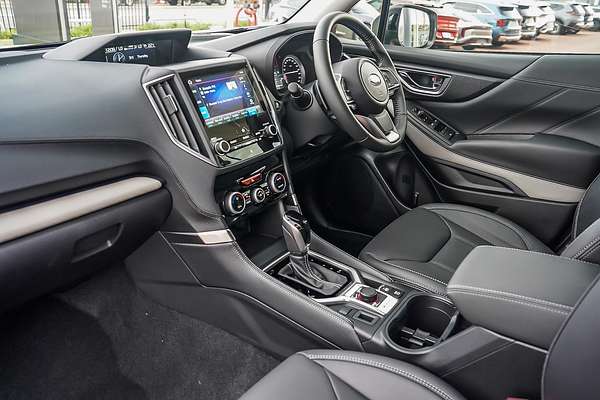 2025 Subaru Forester 2.5i Luxury Special Edition S5
