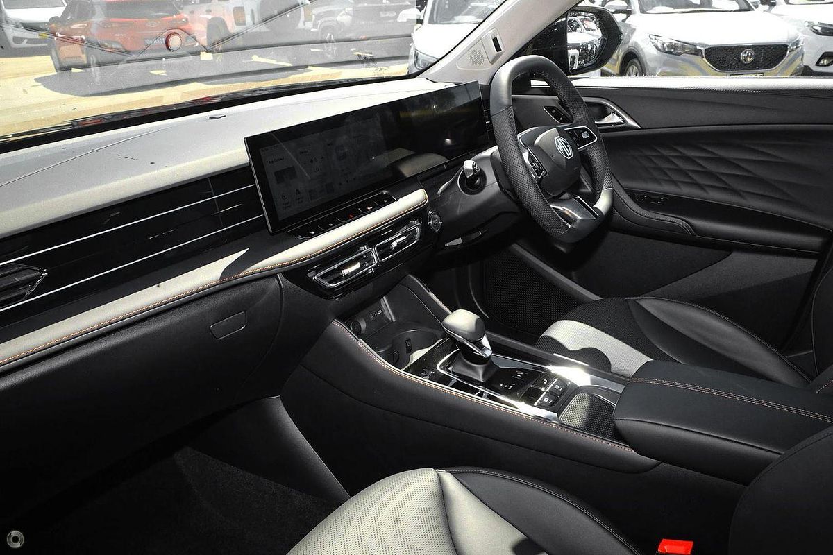 2024 MG HS Essence AS33 2WD