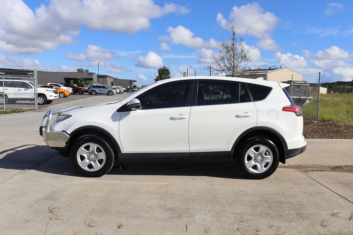 2017 Toyota RAV4 GX ASA44R