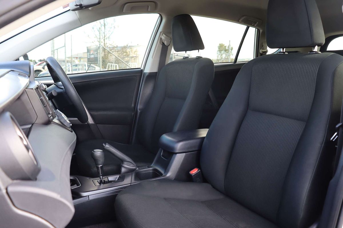 2017 Toyota RAV4 GX ASA44R