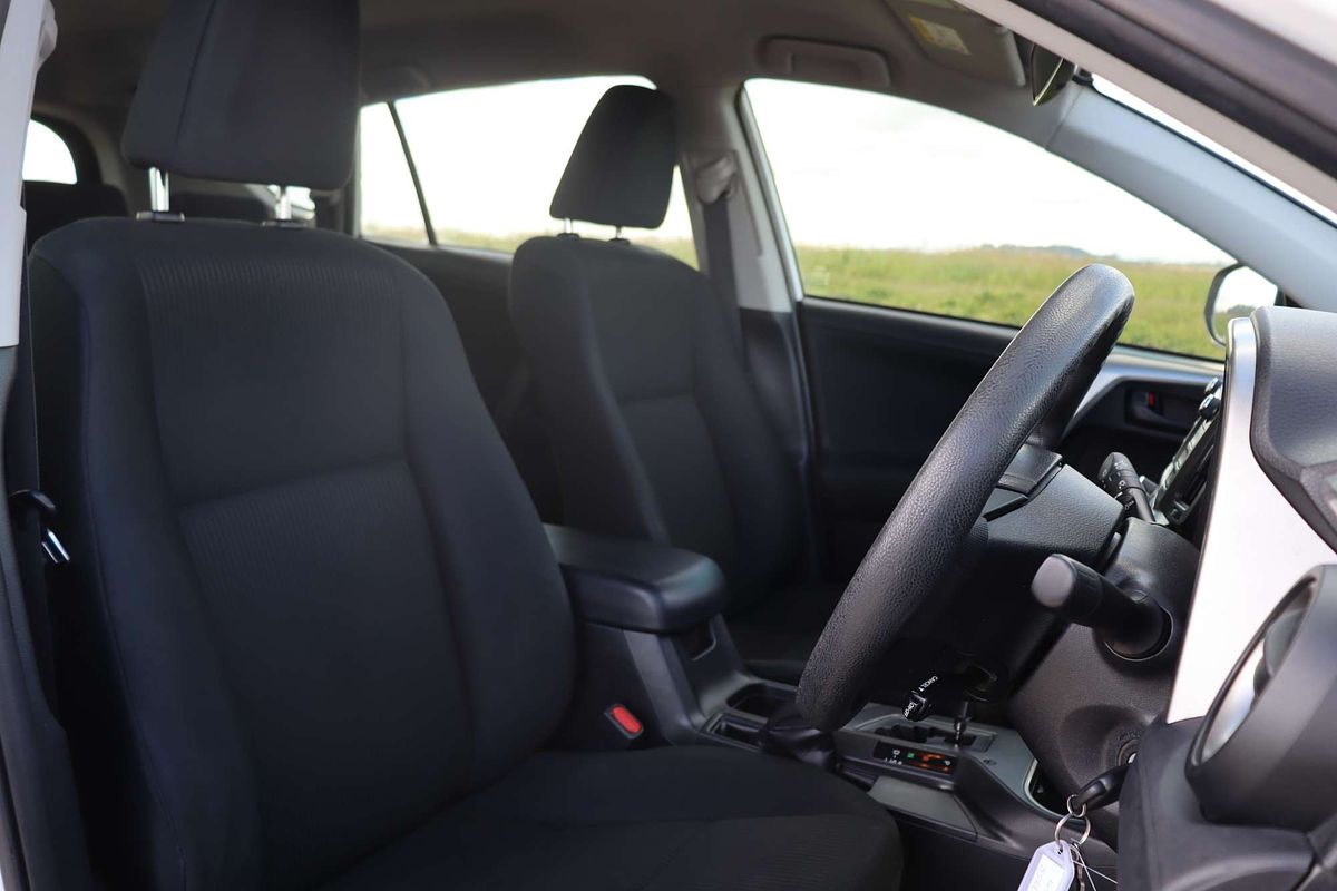 2017 Toyota RAV4 GX ASA44R