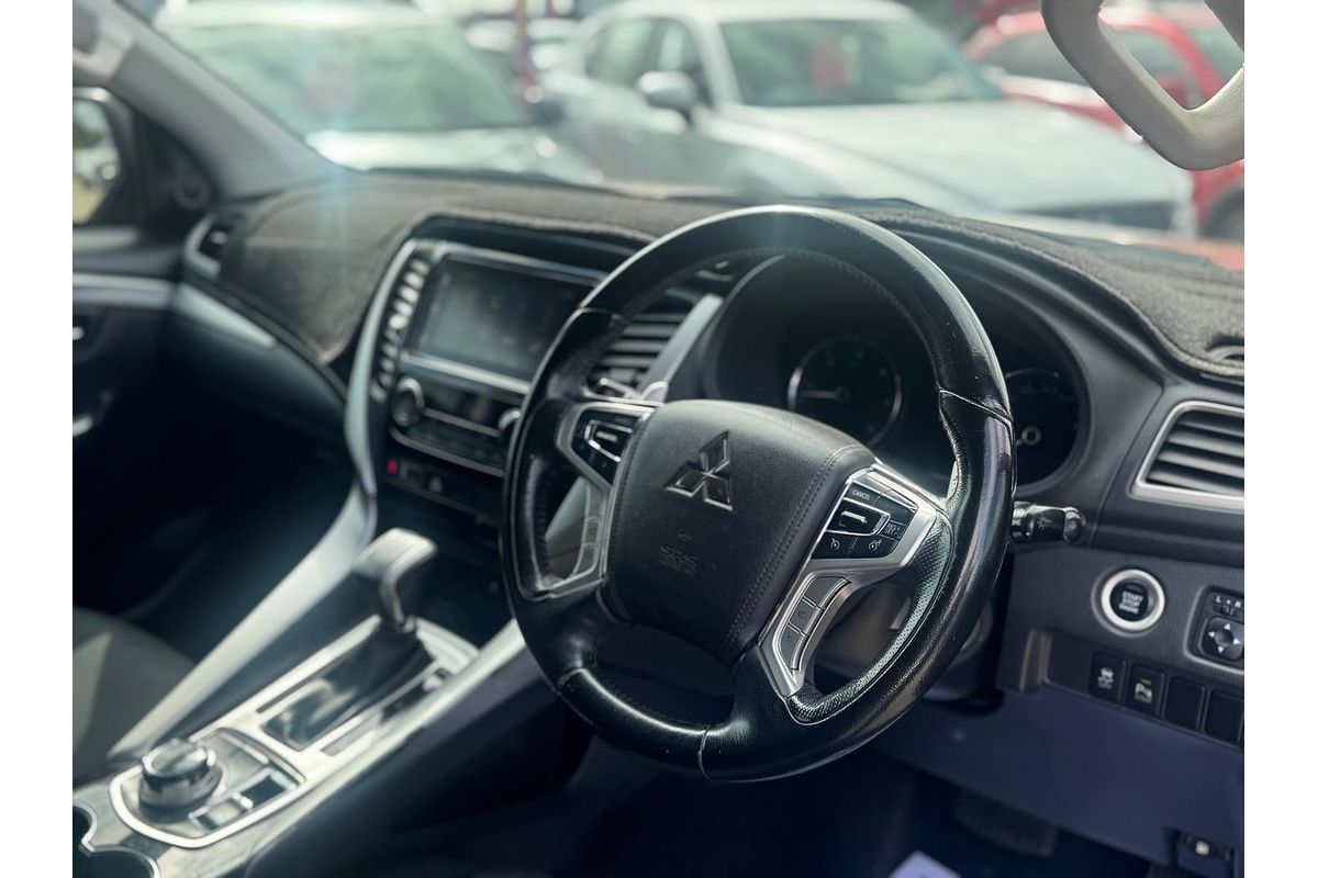 2016 Mitsubishi Pajero Sport GLX QE
