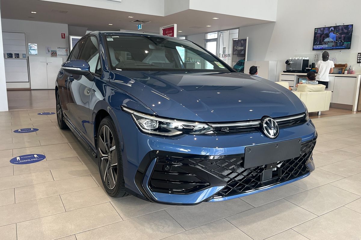 2025 Volkswagen Golf 110TSI R-Line 8.5