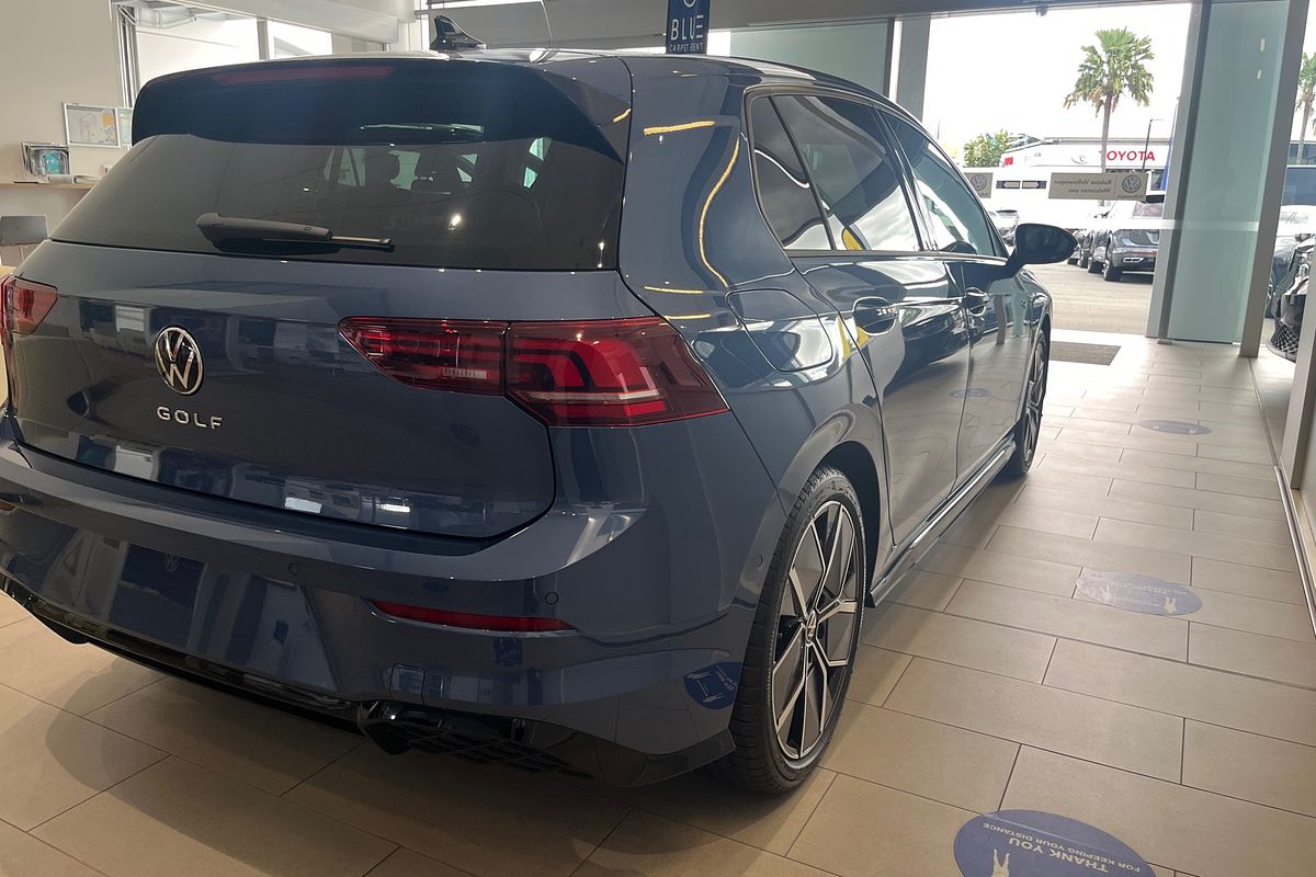 2025 Volkswagen Golf 110TSI R-Line 8.5