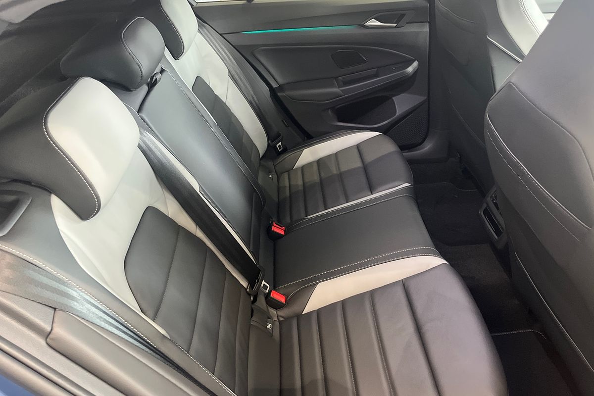 2025 Volkswagen Golf 110TSI R-Line 8.5