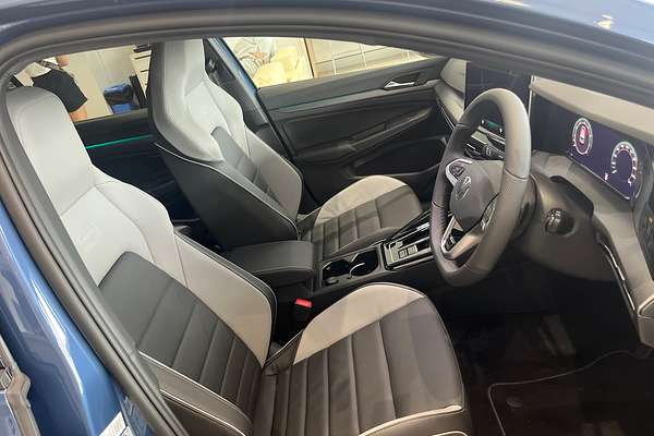 2025 Volkswagen Golf 110TSI R-Line 8.5
