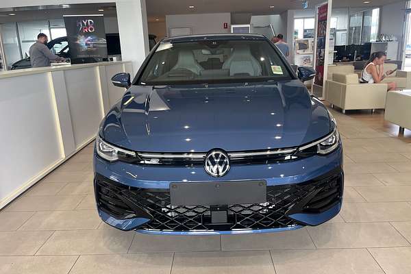 2025 Volkswagen Golf 110TSI R-Line 8.5