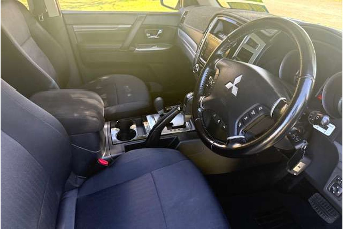 2017 Mitsubishi Pajero GLX NX