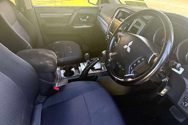 2017 Mitsubishi Pajero GLX NX