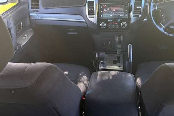 2017 Mitsubishi Pajero GLX NX