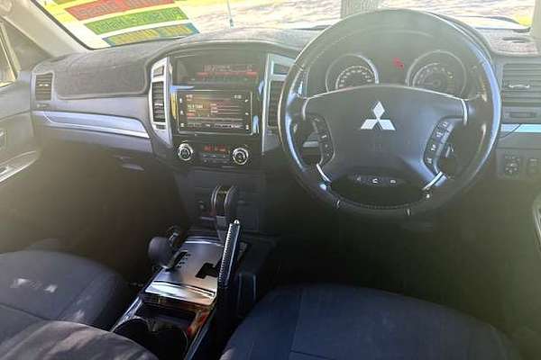 2017 Mitsubishi Pajero GLX NX