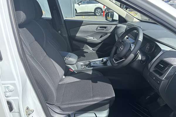 2025 Nissan QASHQAI ST-L J12