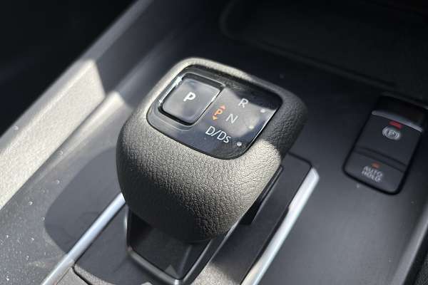 2025 Nissan QASHQAI ST-L J12