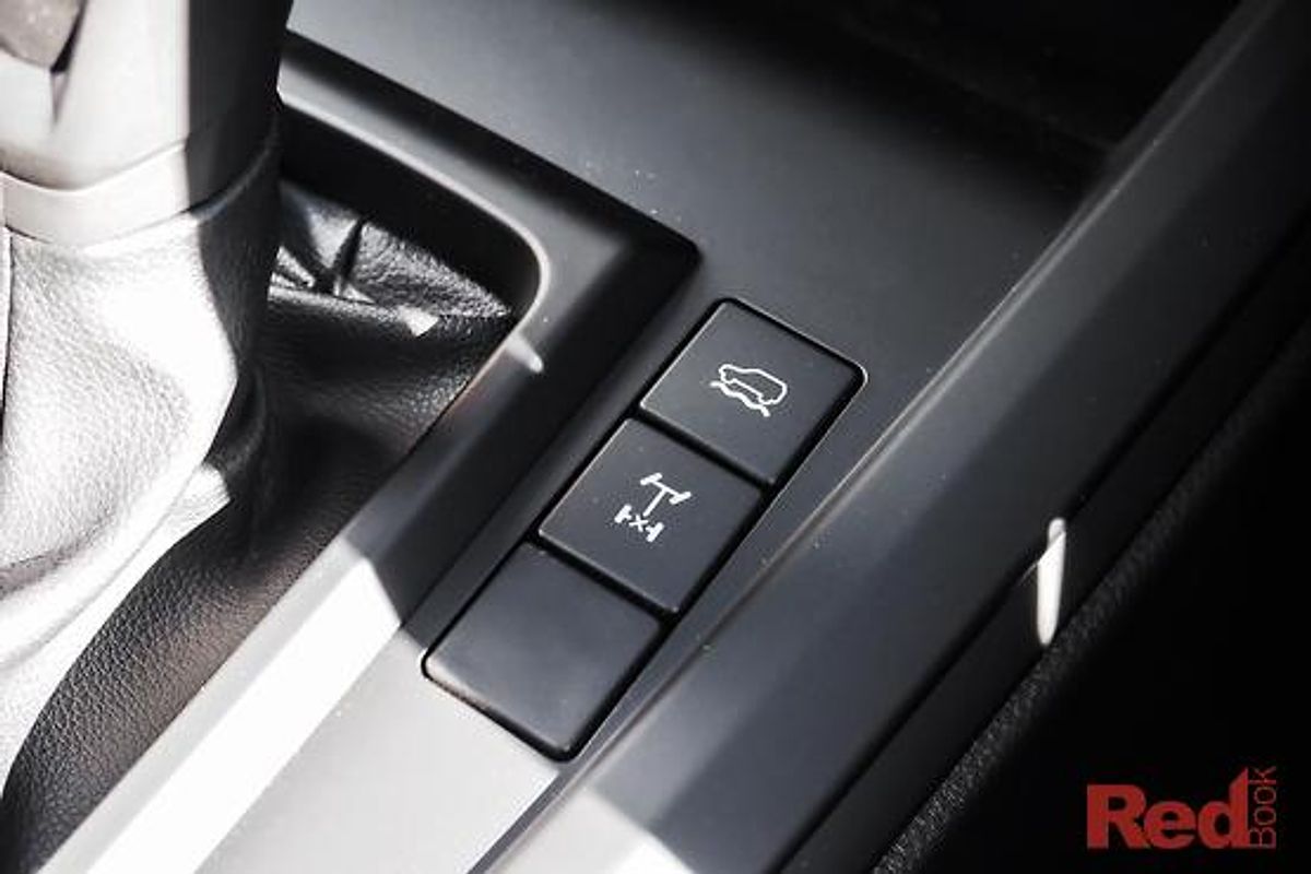 2025 Isuzu D-MAX SX 4X4