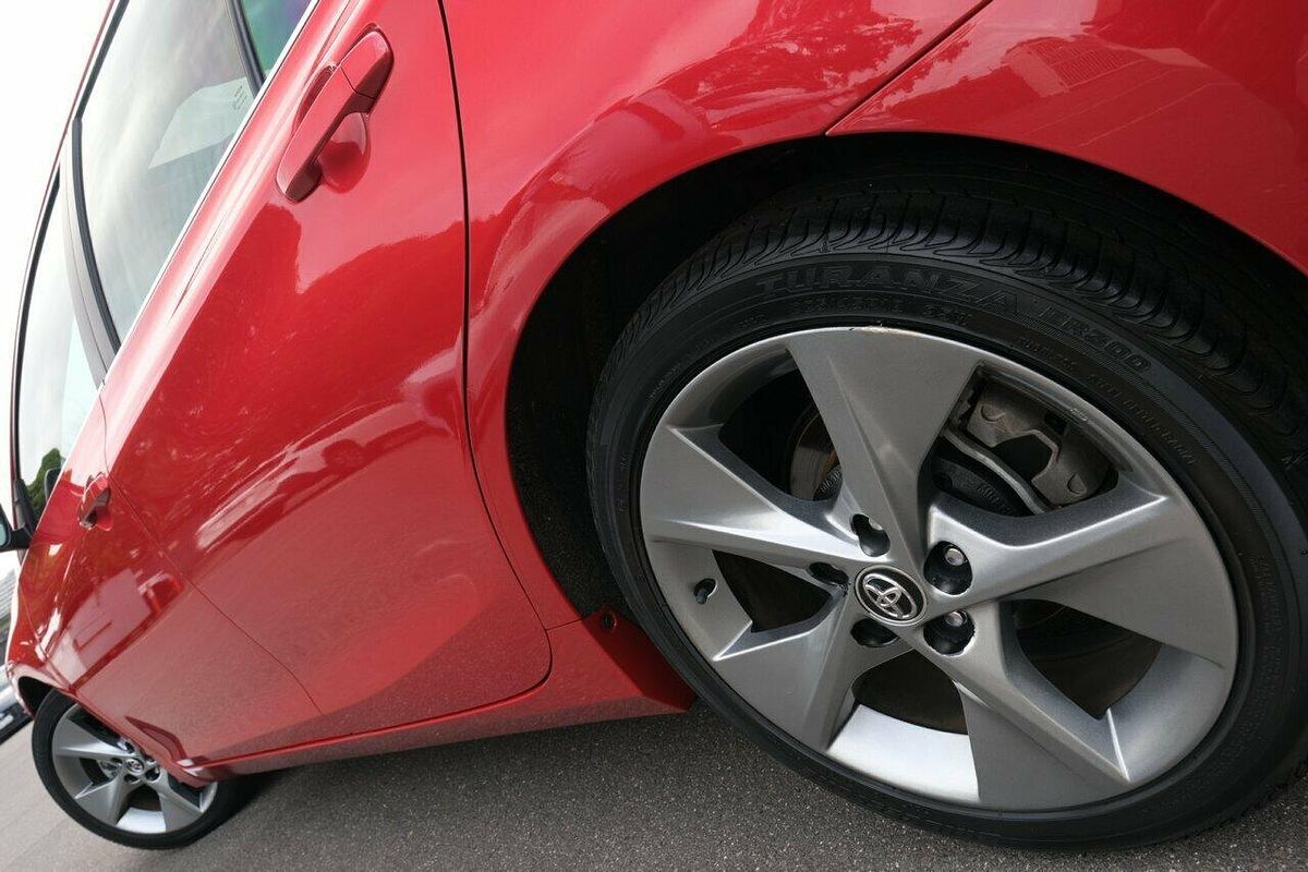2016 Toyota Camry Atara SL ASV50R