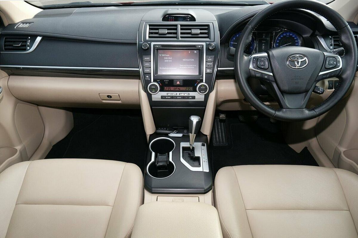 2016 Toyota Camry Atara SL ASV50R