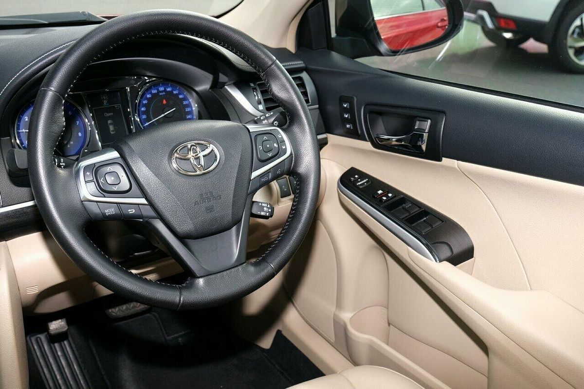 2016 Toyota Camry Atara SL ASV50R