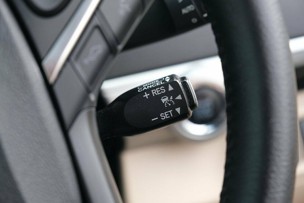 2016 Toyota Camry Atara SL ASV50R