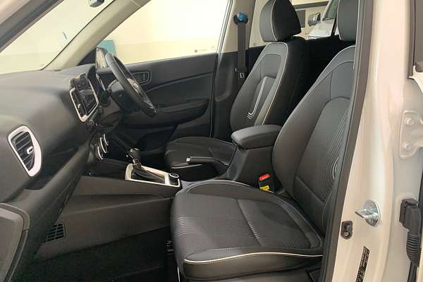 2024 Hyundai Venue Elite QX.V5
