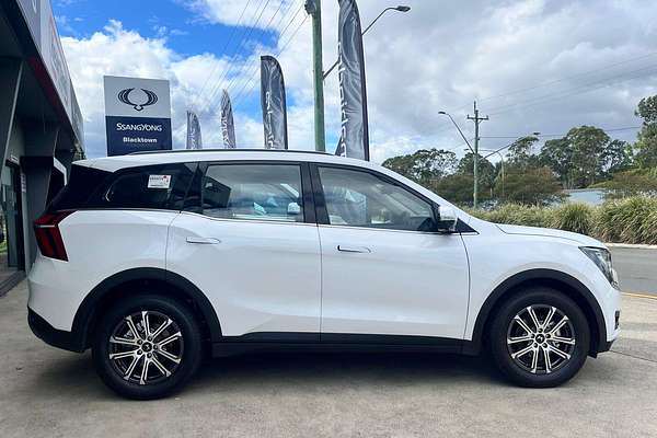2025 Mahindra XUV700 AX7L