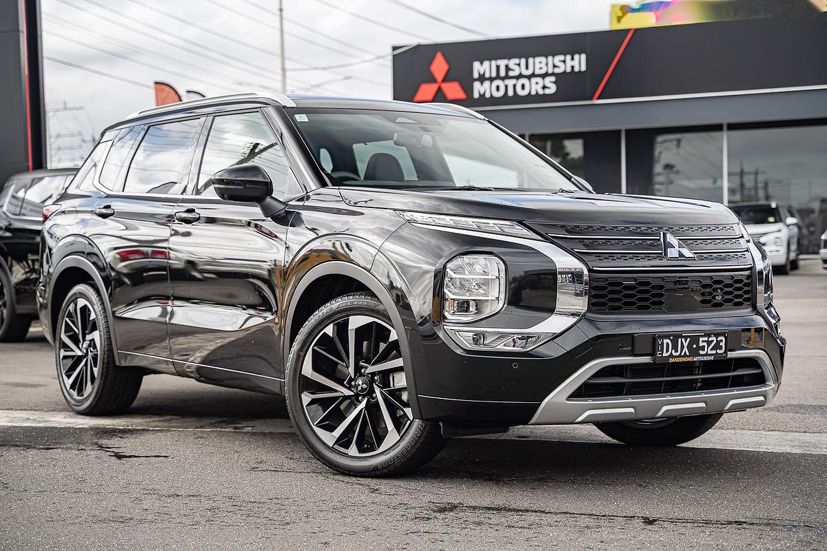 2024 Mitsubishi Outlander Exceed ZM
