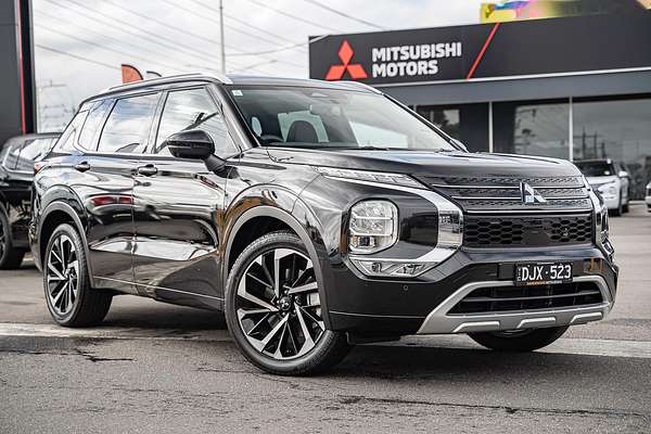 2024 Mitsubishi Outlander Exceed ZM