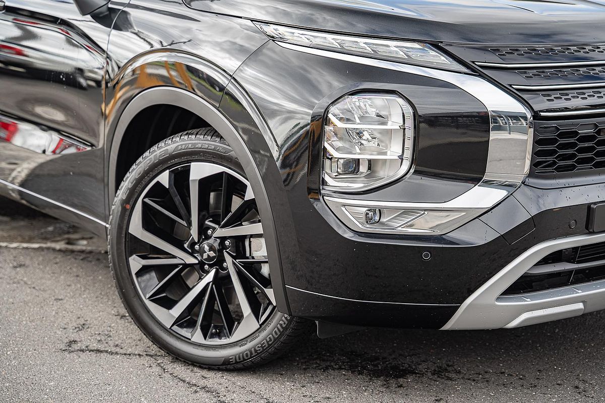 2024 Mitsubishi Outlander Exceed ZM