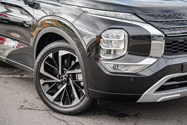 2024 Mitsubishi Outlander Exceed ZM