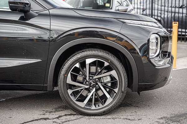 2024 Mitsubishi Outlander Exceed ZM