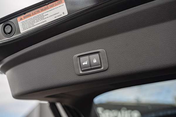 2024 Mitsubishi Outlander Exceed ZM
