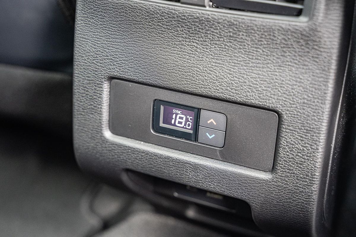 2024 Mitsubishi Outlander Exceed ZM