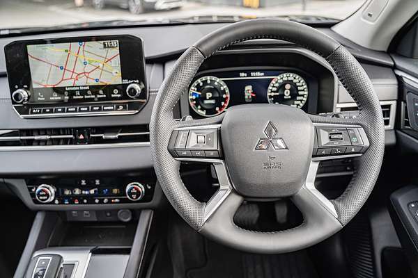 2024 Mitsubishi Outlander Exceed ZM