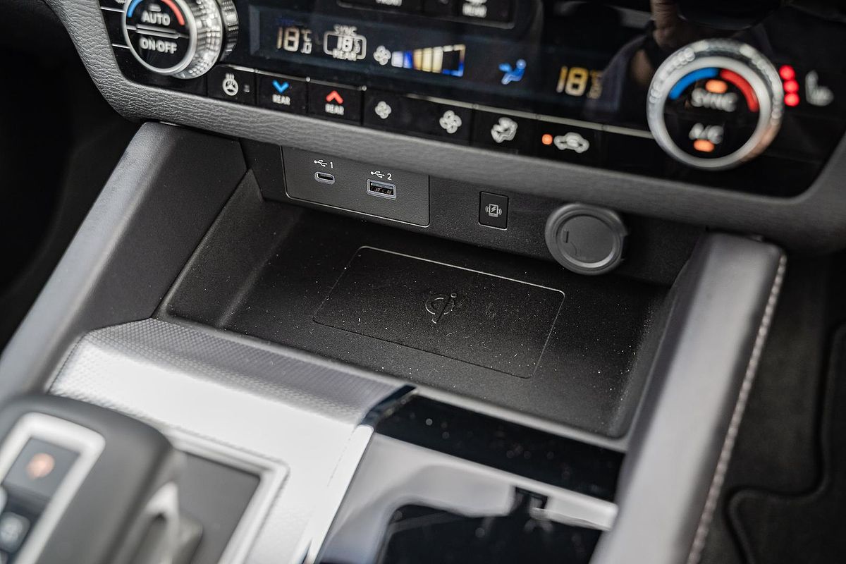 2024 Mitsubishi Outlander Exceed ZM
