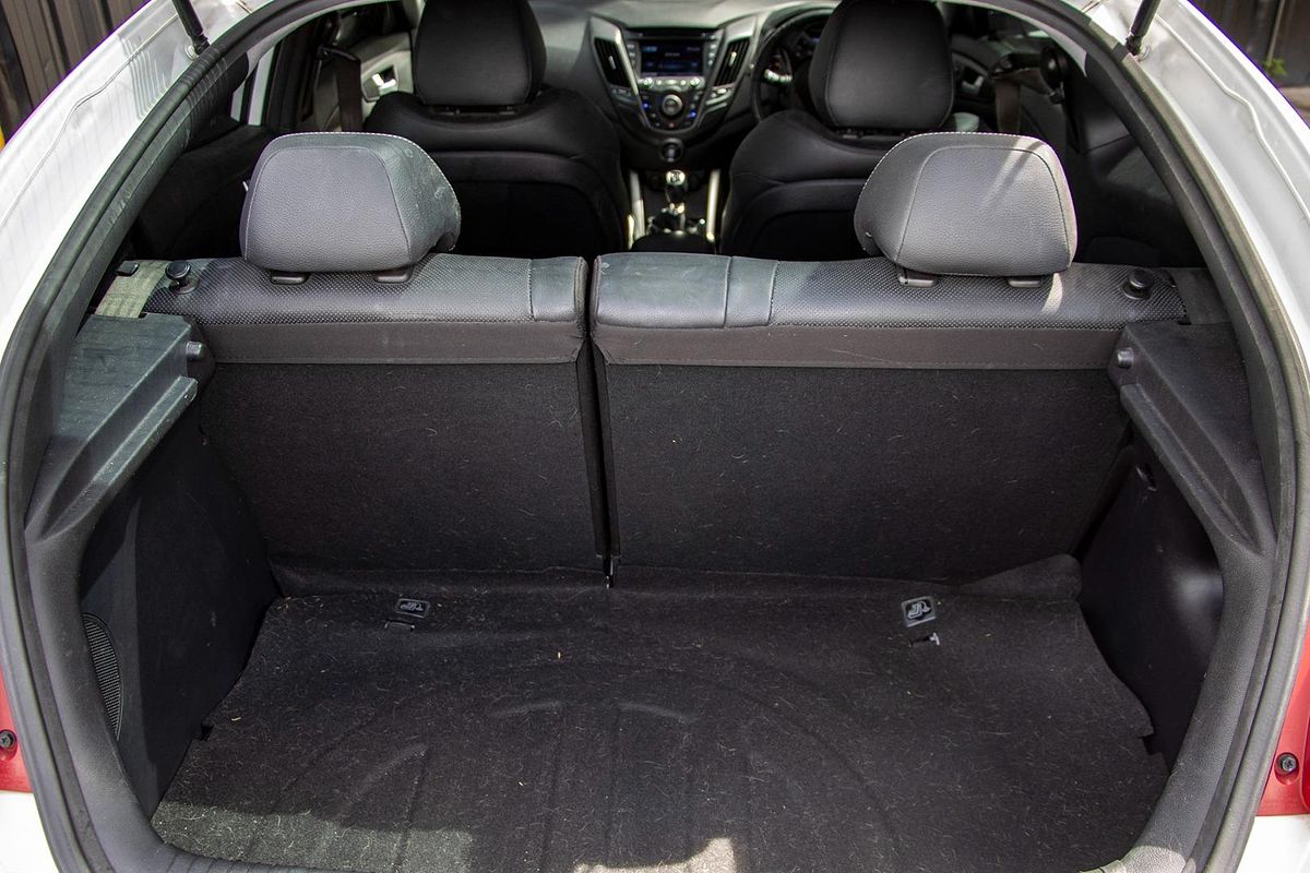 2012 Hyundai Veloster SR Turbo FS2
