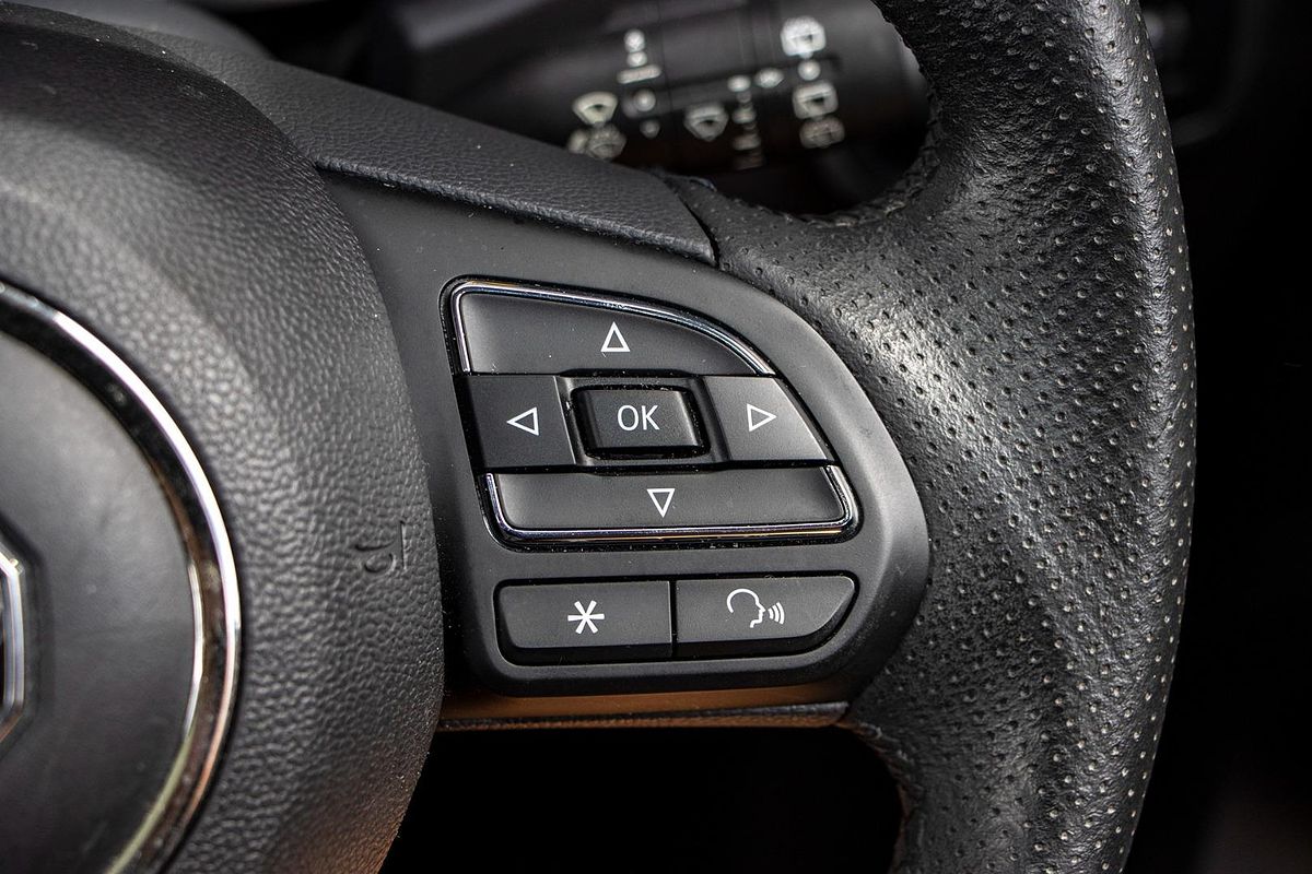 2019 MG ZS Essence AZS1