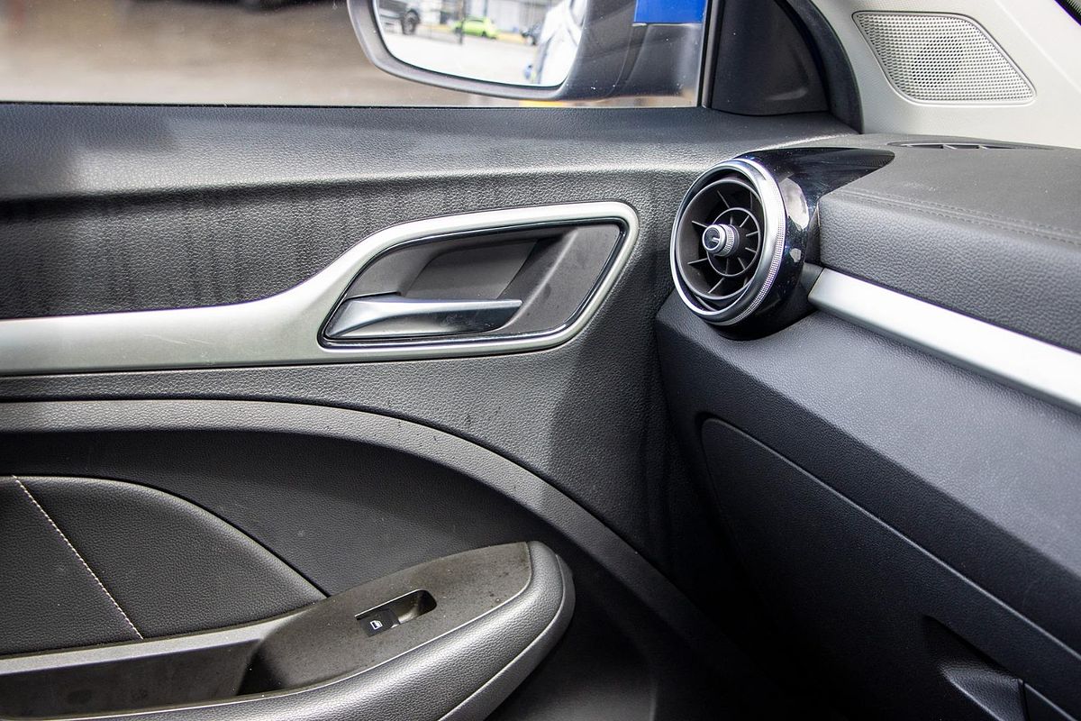 2019 MG ZS Essence AZS1