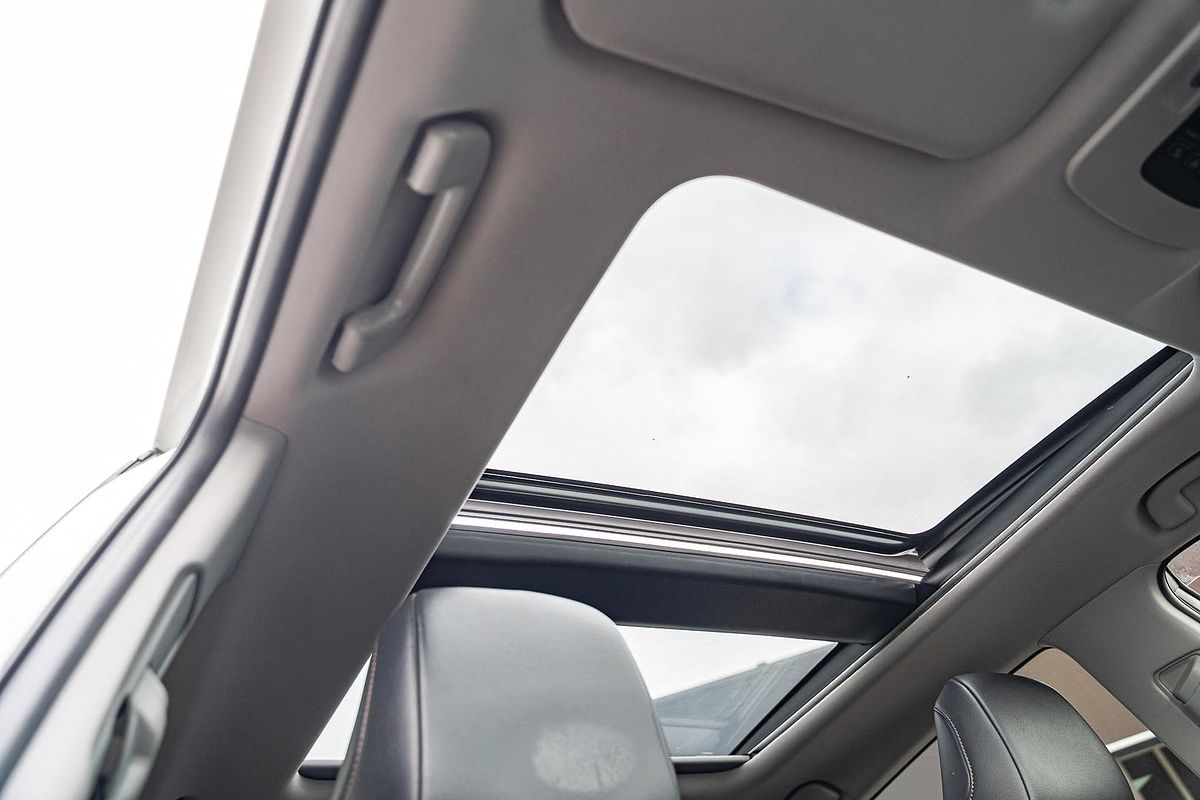 2019 Toyota Camry SL GSV70R
