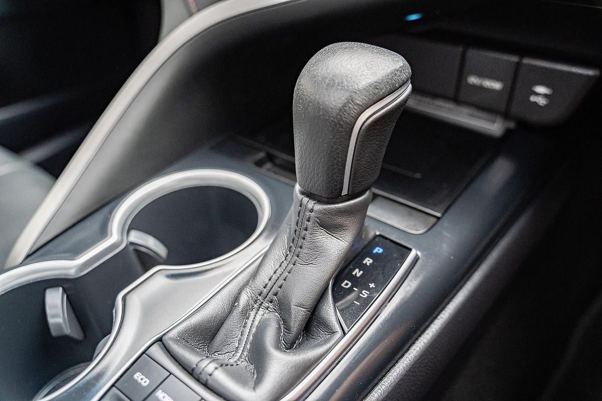 2019 Toyota Camry SL GSV70R