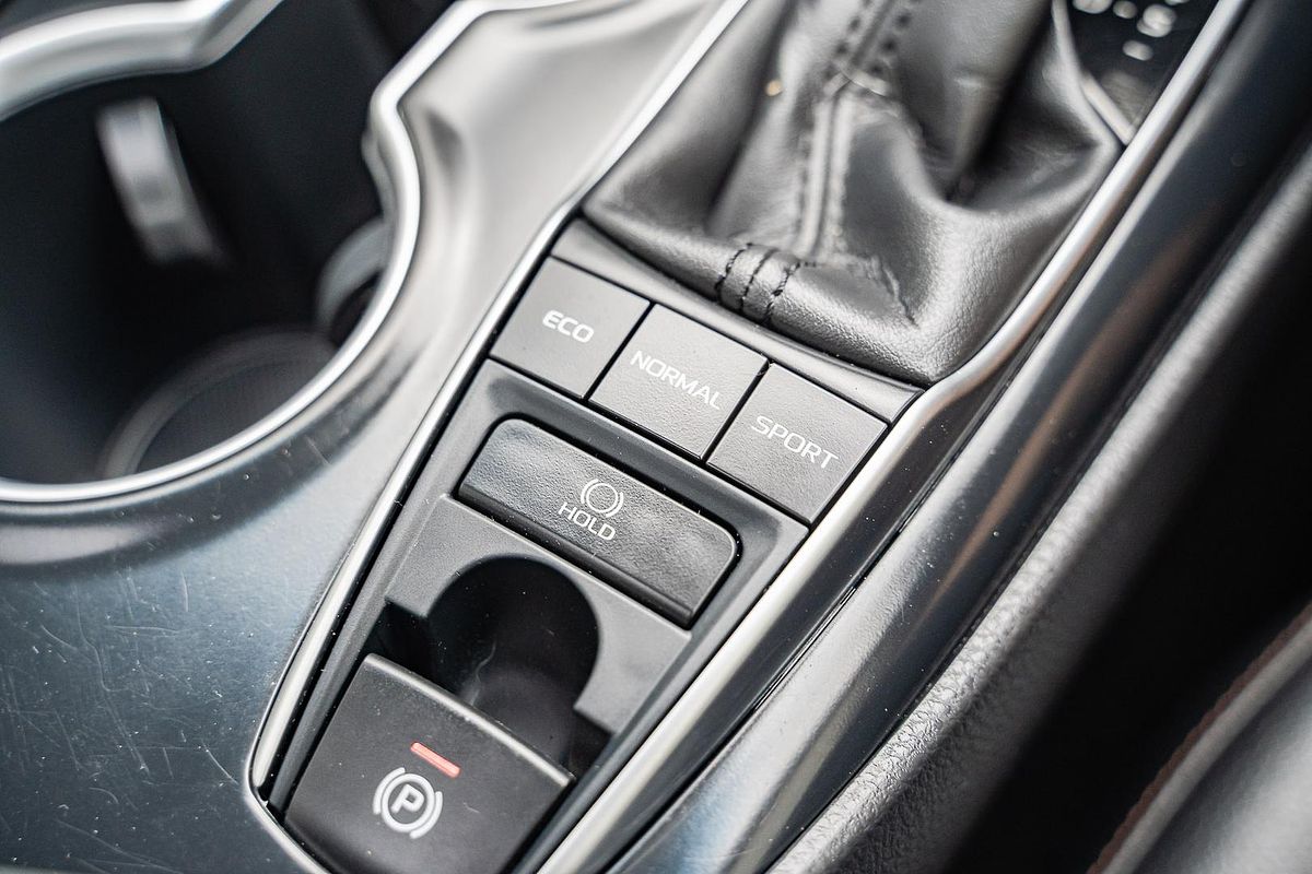 2019 Toyota Camry SL GSV70R